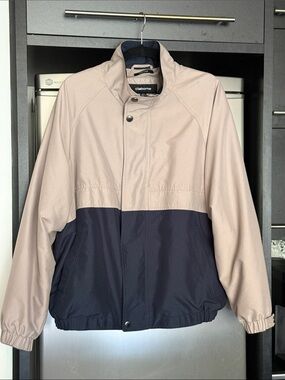 LIZ CLAIBORNE TWO TONE WINDBREAKER